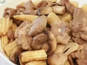 蘑菇玉米芯小炒肉