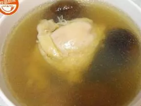 滋潤養顏的香菇雞湯