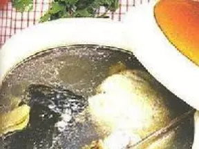 綠菊魚頭湯