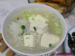 蘿蔔絲豆腐湯