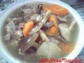香茹胡蘿蔔排骨湯