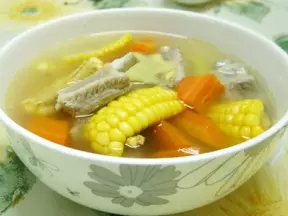 甘筍粟米排骨湯