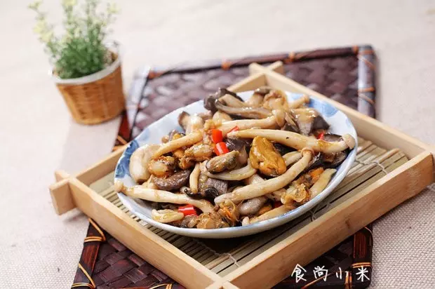 海蠣子炒什錦蘑菇