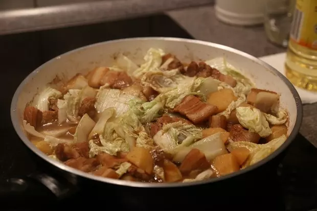 土豆紅燒肉燉白菜