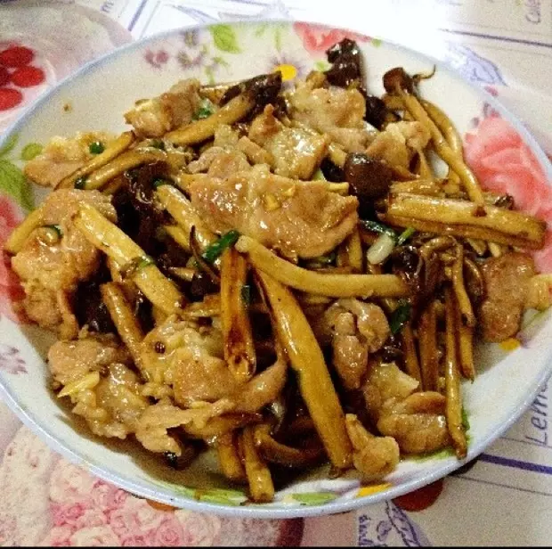 茶樹菇炒肉片