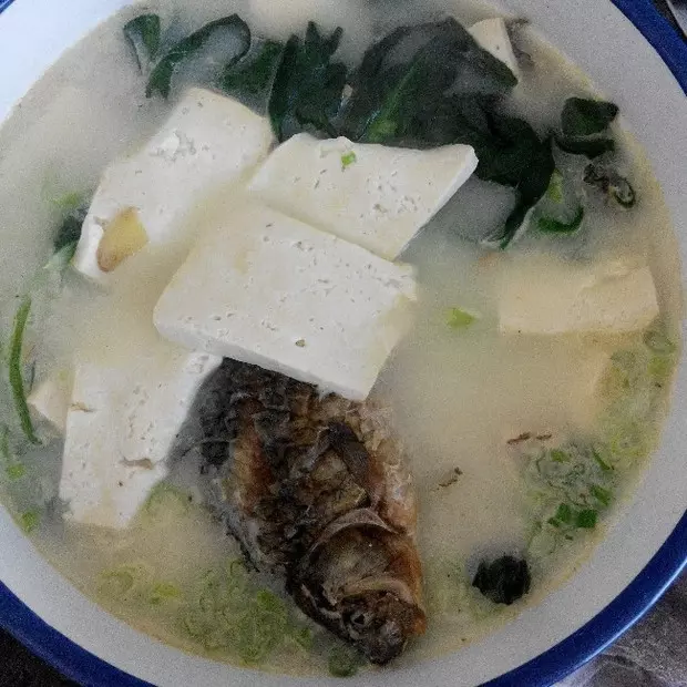 油菜豆腐鯽魚湯