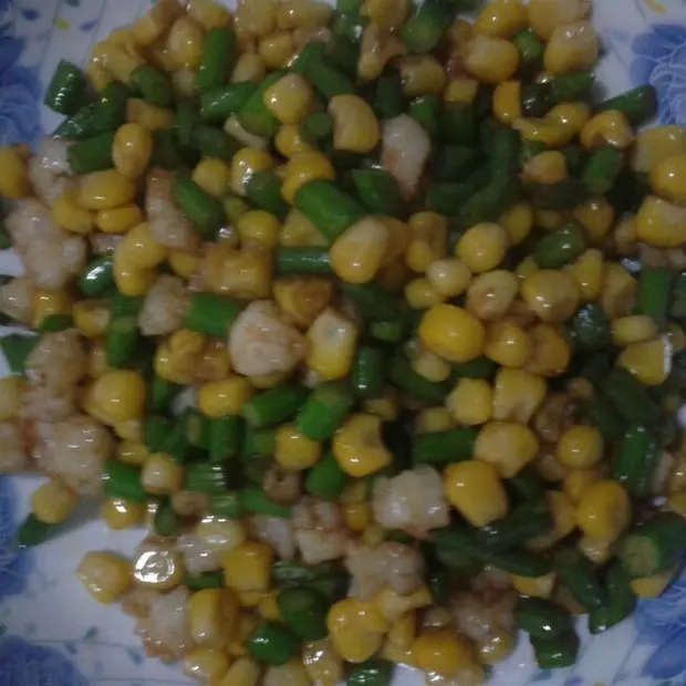 玉米粒炒蒜苔蝦仁