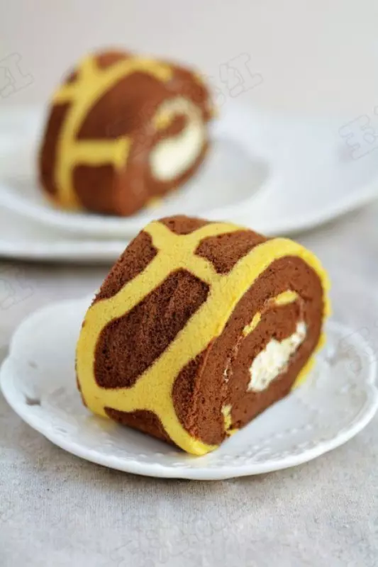 長頸鹿花紋奶油蛋糕卷——樸素的蛋糕卷也生動形象了哦