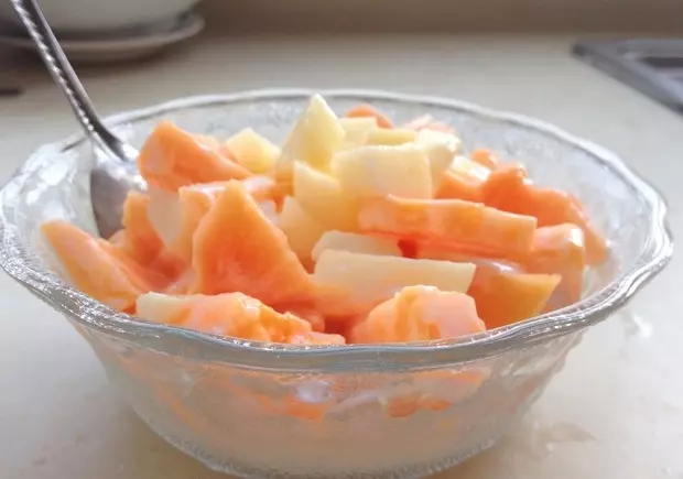 自製木瓜蘋果水果酸奶沙拉