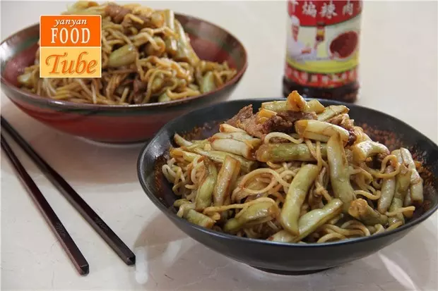 家常豆角燜面 Fried noodles with Bean