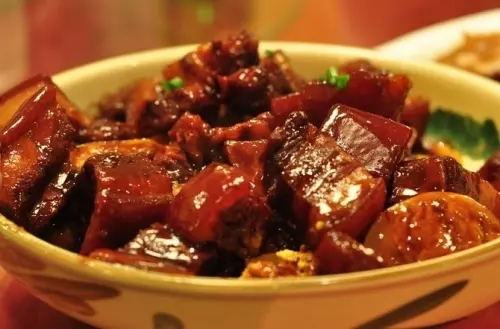 紅燒肉燜飯+水煮青菜