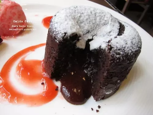 口感醇厚的小甜點——巧克力熔岩蛋糕