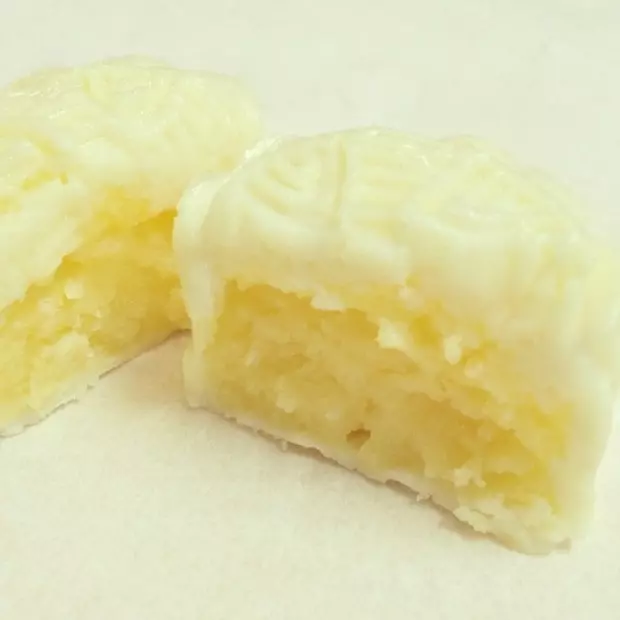 椰香芝士奶黃冰皮月餅
