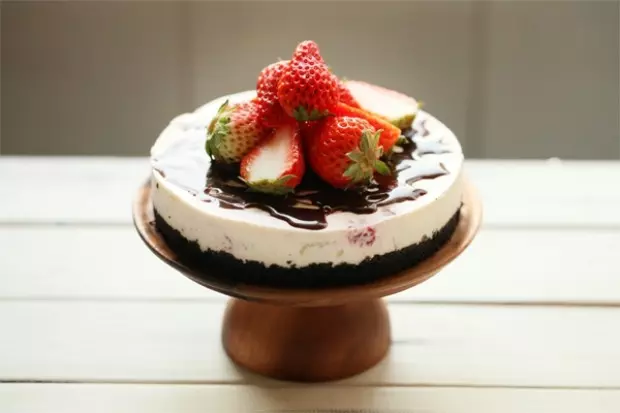 草莓果粒凍芝士蛋糕