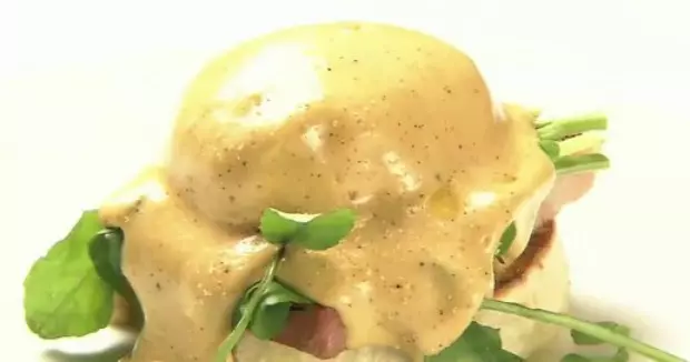 法式早午餐Egg Benedict