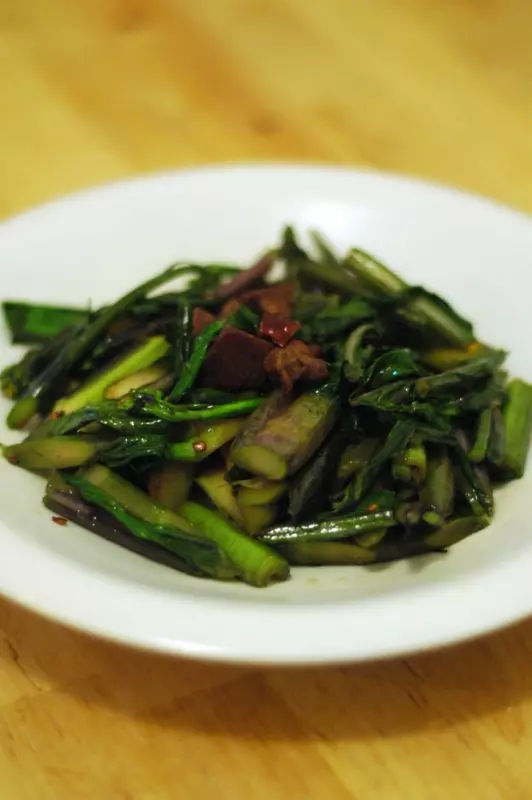 紅菜苔炒自製干腸