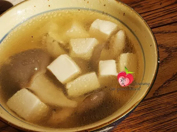 平菇豆腐湯