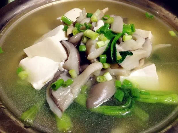 青菜蘑菇豆腐湯（排骨兩吃）