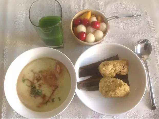 孩子的早餐系列之——黃米粽、鮮榨黃瓜汁、水蒸蛋