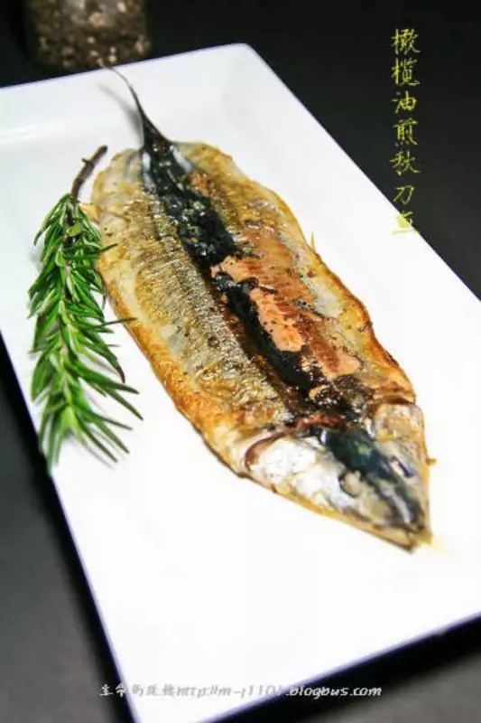橄欖油煎秋刀魚