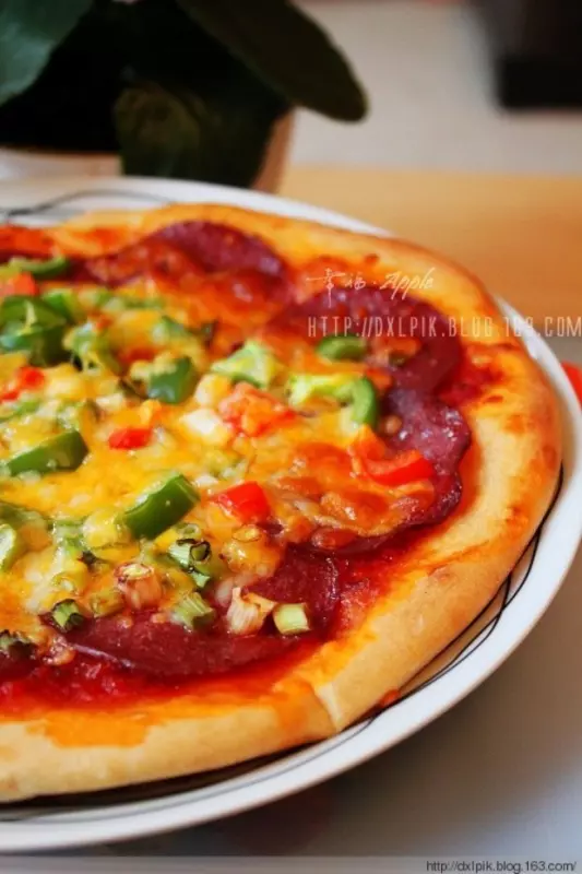 脆皮Salami香腸披薩