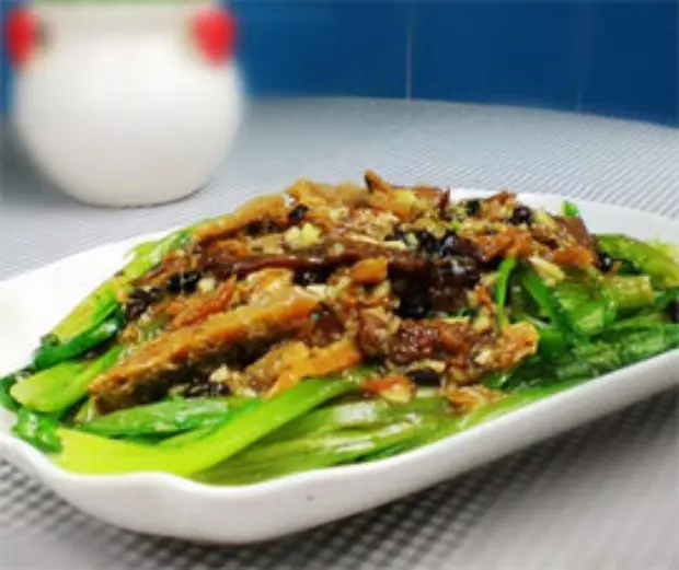 罐頭豆豉鯪魚炒 油/香麥菜