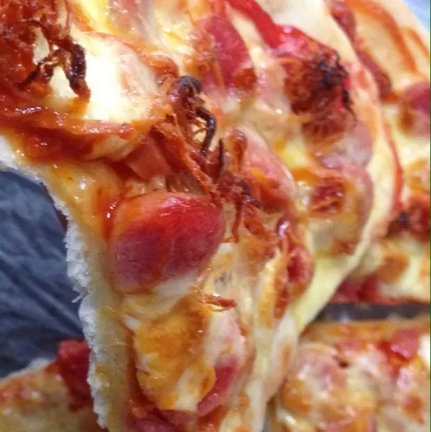 香腸肉鬆薄底披薩～快手早餐