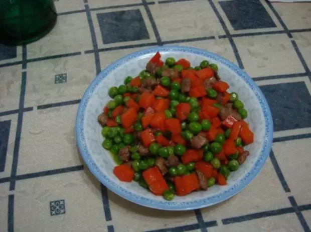 胡蘿蔔豌豆炒肉丁