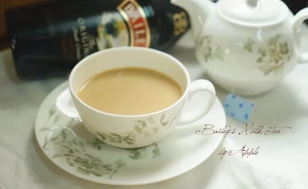 百利甜酒奶茶 ♬威士忌、奶油和紅茶的完美相遇！♬