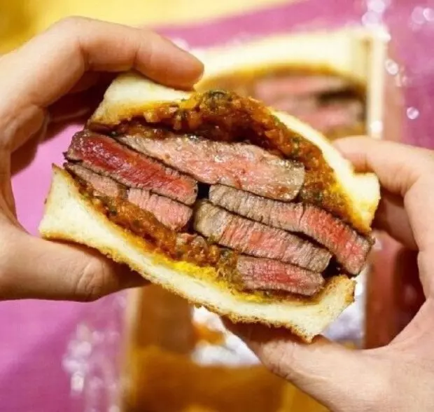 東京的牛排三明治