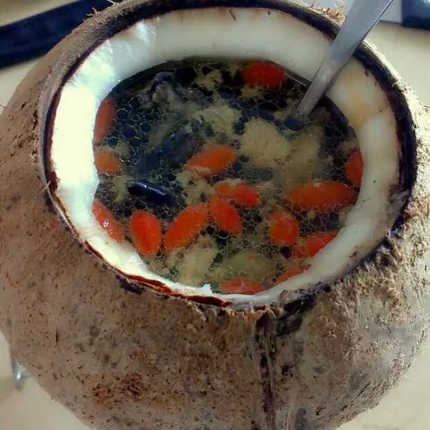 壓力鍋原盅椰子烏雞湯