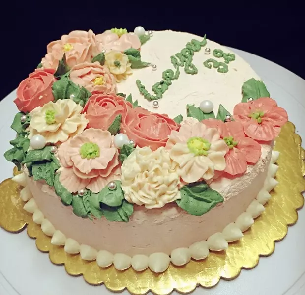 韓式裱花半月形蛋糕