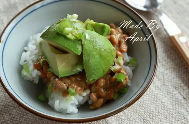 牛油果納豆拌飯