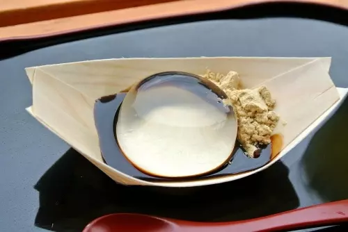 日本瘋傳水滴甜點：水信玄餅