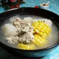 玉米排骨湯的做法