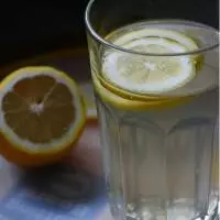 檸檬蜂蜜水的做法