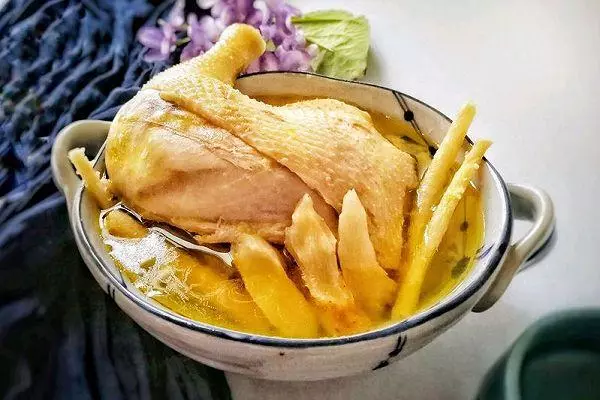 沙參玉竹燉雞湯的做法