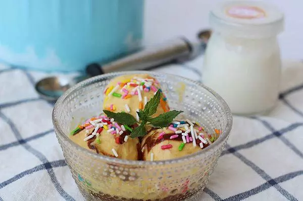酸奶芒果冰淇淋的做法