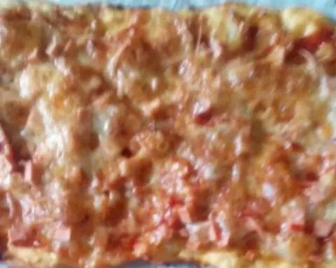 薄脆火腿披薩