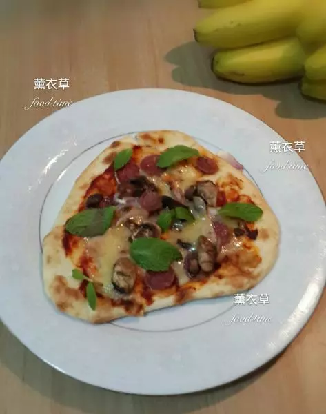 發麵餅做餅底的意式薄底快手披薩