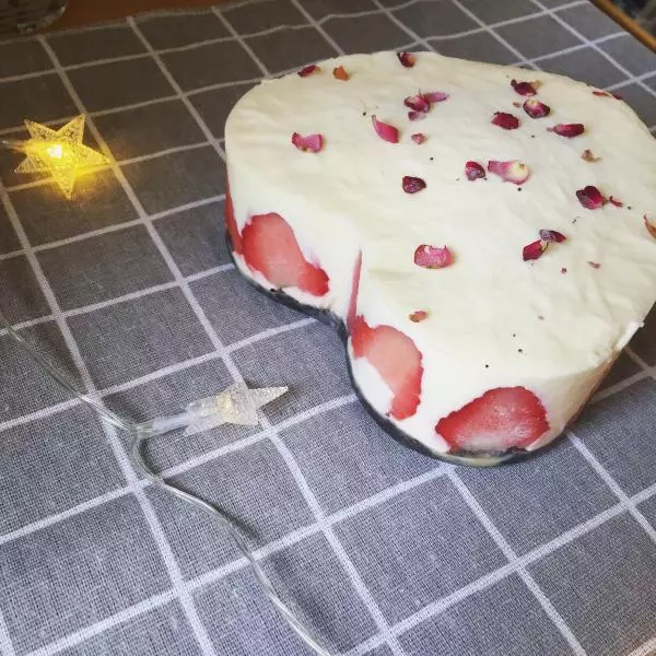 草莓玫瑰芝士蛋糕