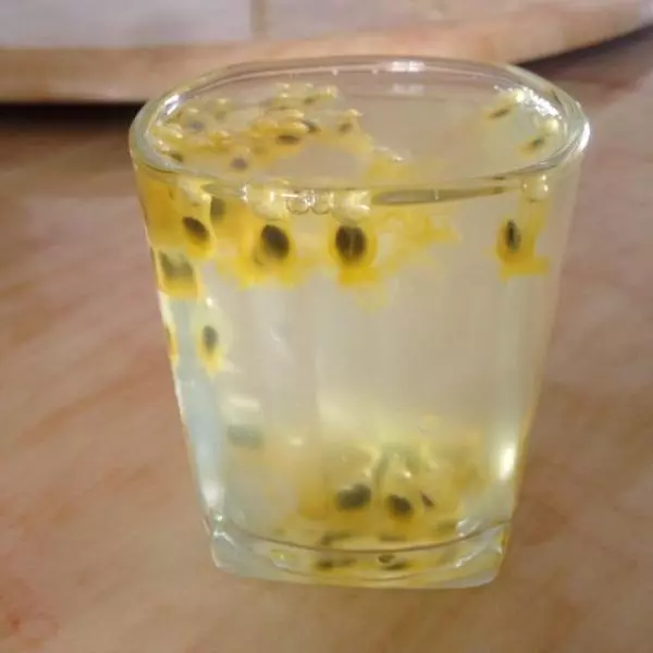 百香果冰糖水/百香果蜂蜜汁