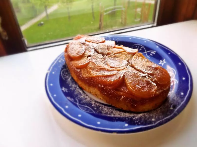 焦糖蘋果翻轉蛋糕（無需打發）【easy salted caramel apple up-side-down cake】