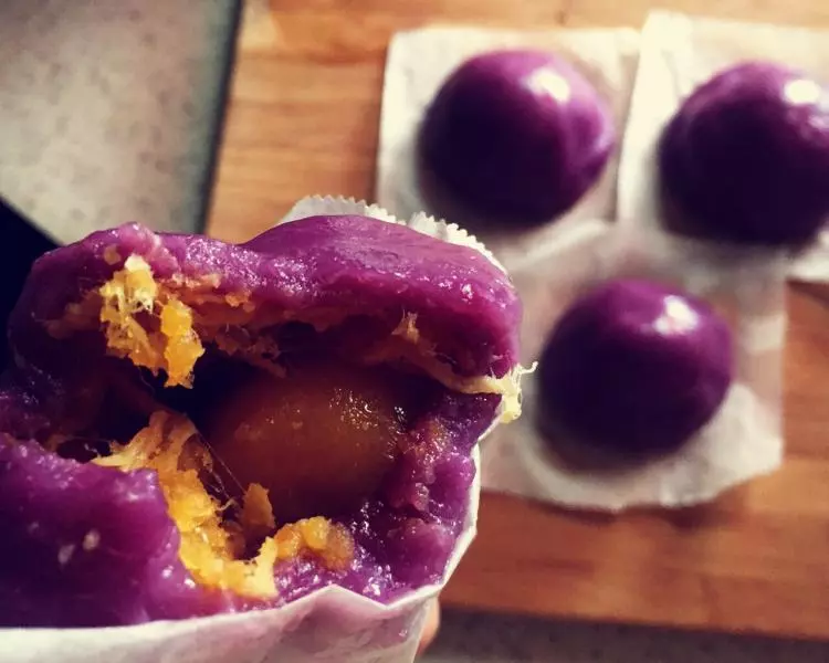 隨意的肉鬆蛋黃紫薯糰子