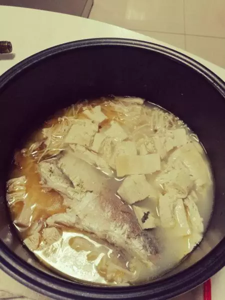 電飯煲版鯽魚湯