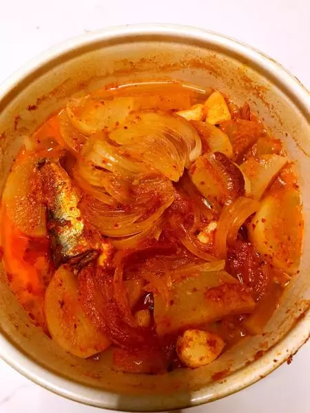泡菜燉秋刀魚