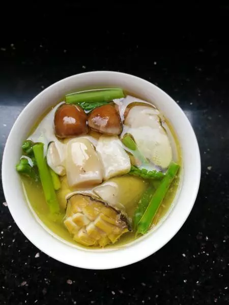 松茸鮑魚雞湯