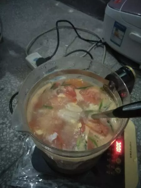 西紅柿雞蛋肉湯