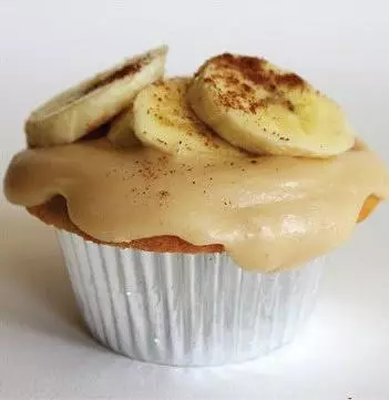 Banana cupcakes with maple browm butter froasting