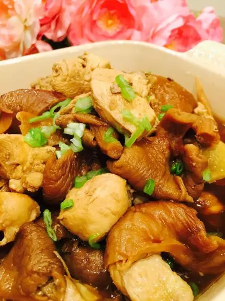 小雞蘑菇 Chicken stew with mushrooms
